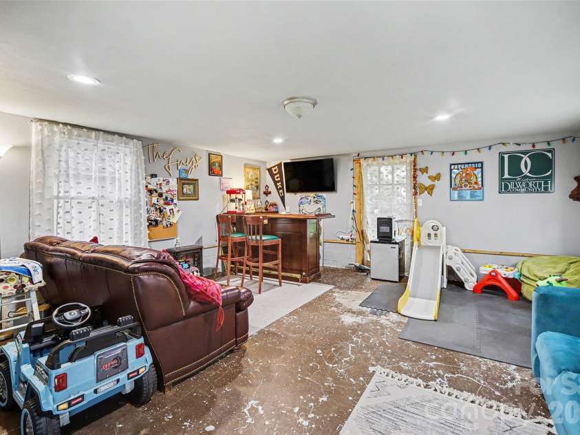 1528 Point Road, Belmont, NC 28012.  MLS# CAR4388384, YatesRealty ID 28122. 
