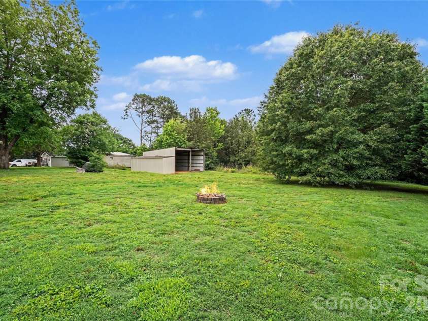1528 Point Road, Belmont, NC 28012.  MLS# CAR4388384, YatesRealty ID 28122. 