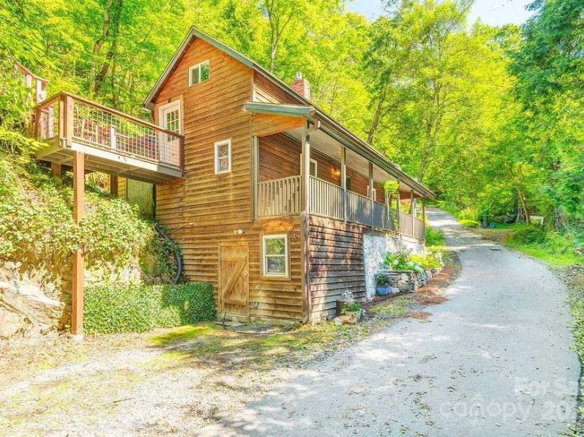 67 Hardwick Branch Drive, Marshall, NC 28753.  MLS# CAR4278381, YatesRealty ID 28124. Rarely used road but an easy walk to downtown Marshall