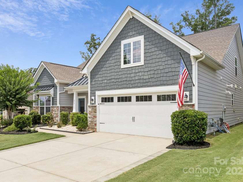 239 Kentmere Lane, Clover, SC 29710.  MLS# CAR4283271, YatesRealty ID 28125. 