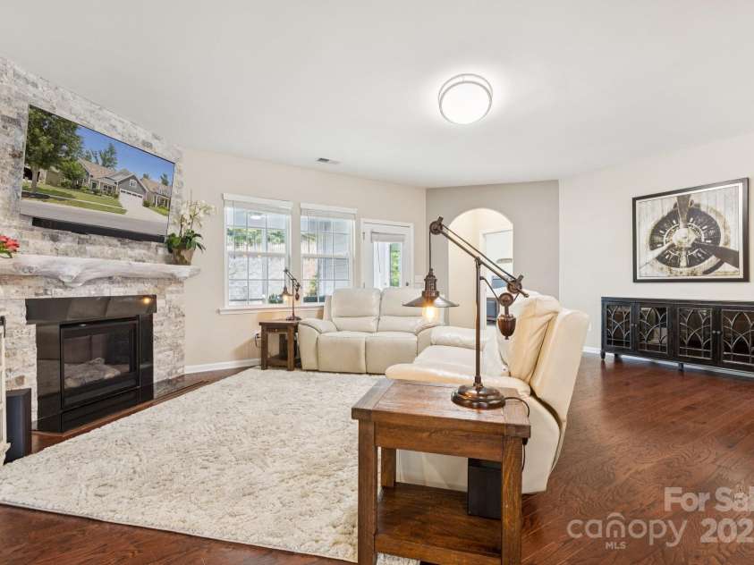 239 Kentmere Lane, Clover, SC 29710.  MLS# CAR4283271, YatesRealty ID 28125. 