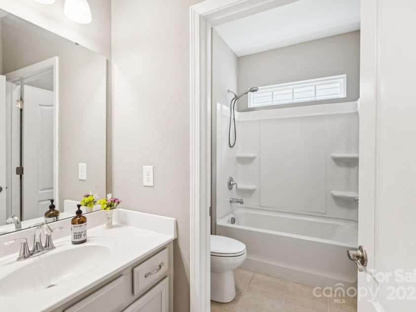 239 Kentmere Lane, Clover, SC 29710.  MLS# CAR4283271, YatesRealty ID 28125. 