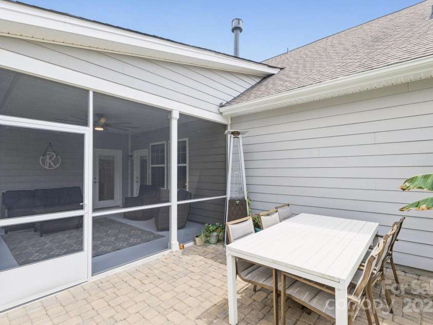 239 Kentmere Lane, Clover, SC 29710.  MLS# CAR4283271, YatesRealty ID 28125. 