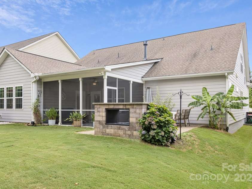 239 Kentmere Lane, Clover, SC 29710.  MLS# CAR4283271, YatesRealty ID 28125. 