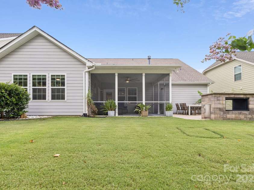 239 Kentmere Lane, Clover, SC 29710.  MLS# CAR4283271, YatesRealty ID 28125. 