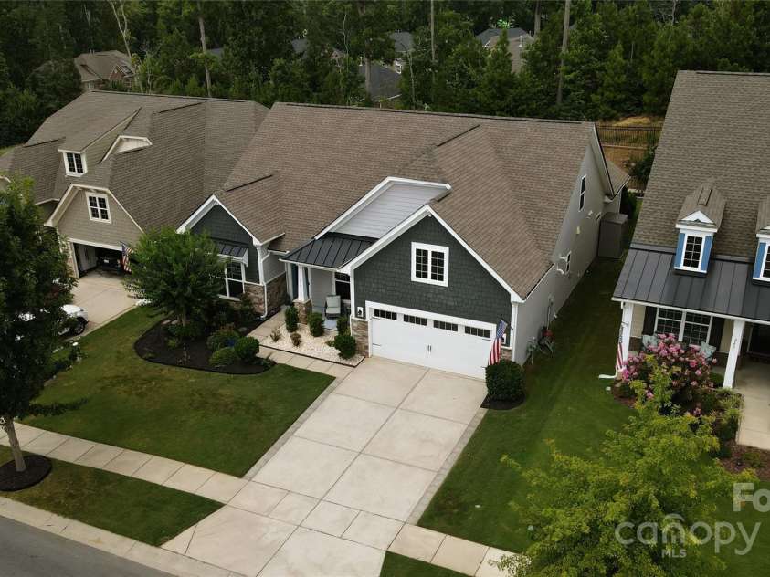 239 Kentmere Lane, Clover, SC 29710.  MLS# CAR4283271, YatesRealty ID 28125. 