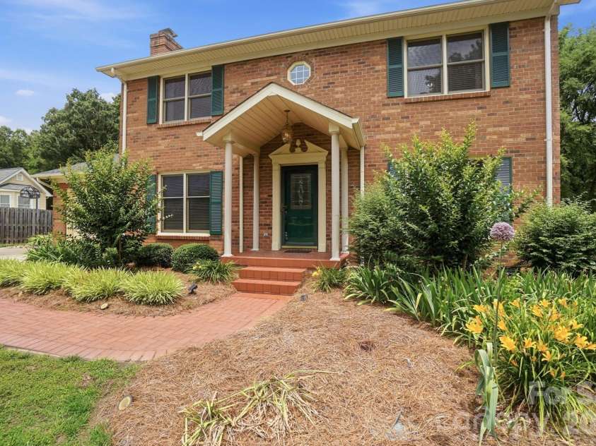 804 Mcgregor Drive, Concord, NC 28025.  MLS# CAR4389619, YatesRealty ID 28125. 