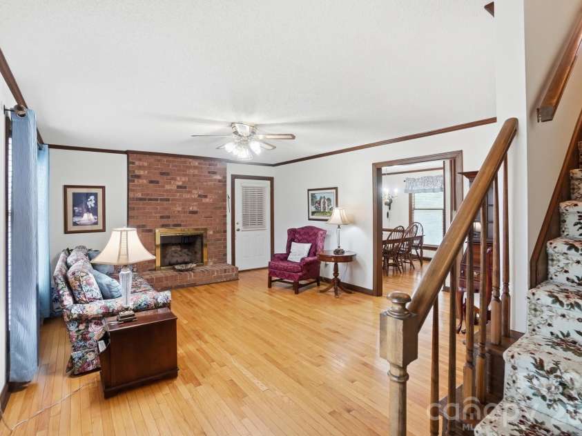 804 Mcgregor Drive, Concord, NC 28025.  MLS# CAR4389619, YatesRealty ID 28125. 