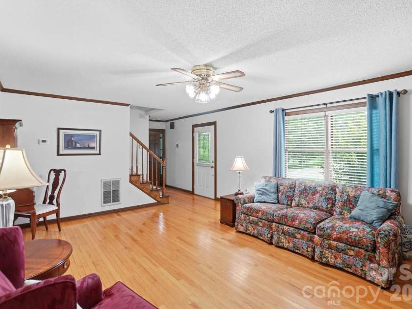 804 Mcgregor Drive, Concord, NC 28025.  MLS# CAR4389619, YatesRealty ID 28125. 
