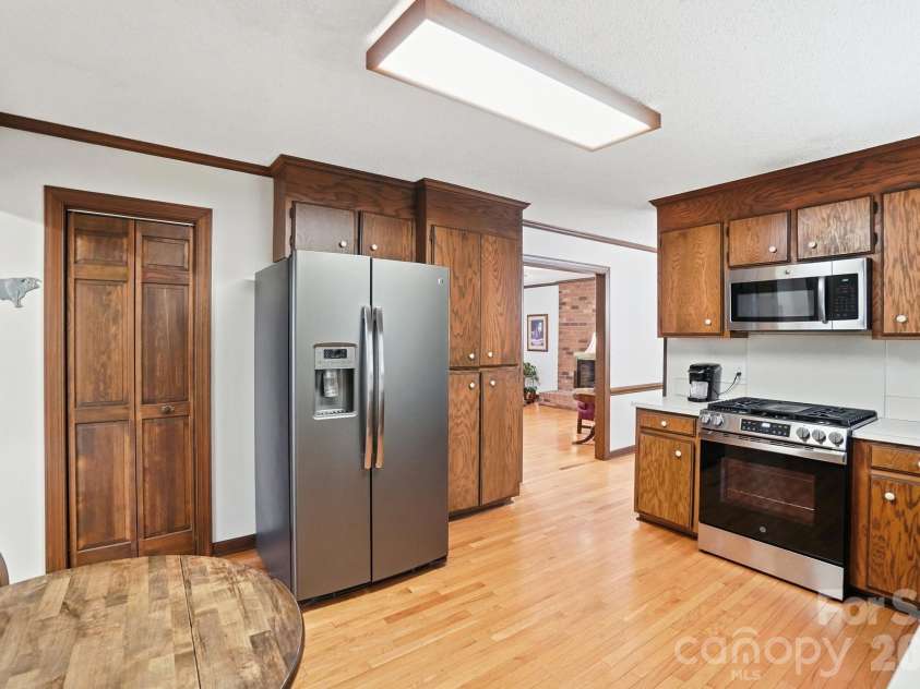 804 Mcgregor Drive, Concord, NC 28025.  MLS# CAR4389619, YatesRealty ID 28125. 