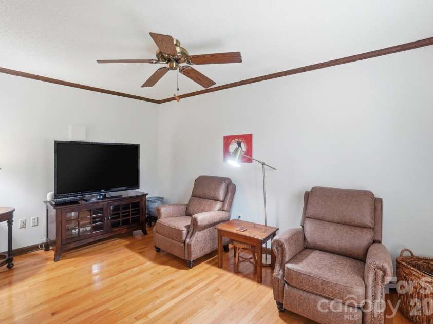 804 Mcgregor Drive, Concord, NC 28025.  MLS# CAR4389619, YatesRealty ID 28125. 