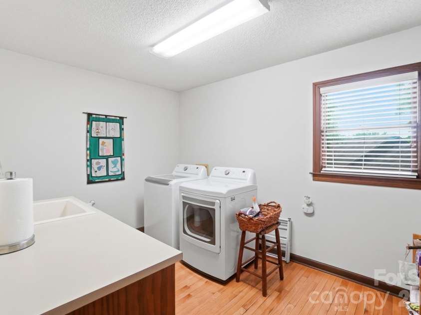804 Mcgregor Drive, Concord, NC 28025.  MLS# CAR4389619, YatesRealty ID 28125. 