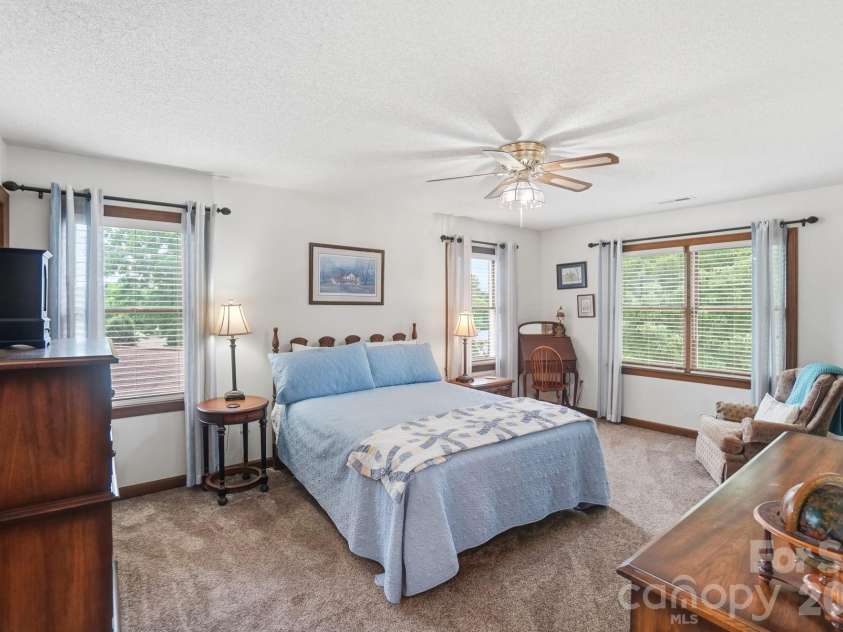 804 Mcgregor Drive, Concord, NC 28025.  MLS# CAR4389619, YatesRealty ID 28125. 