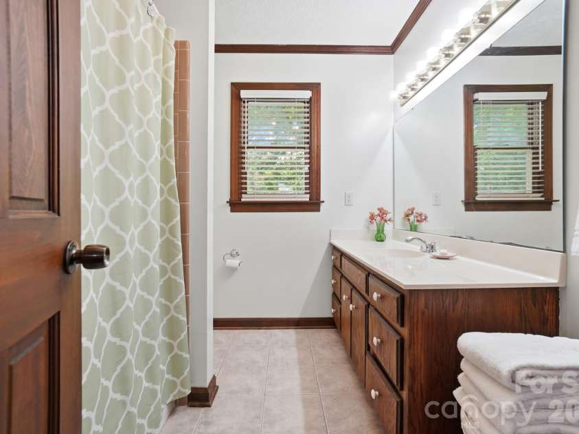 804 Mcgregor Drive, Concord, NC 28025.  MLS# CAR4389619, YatesRealty ID 28125. 