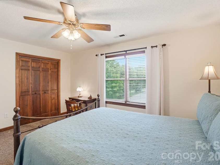 804 Mcgregor Drive, Concord, NC 28025.  MLS# CAR4389619, YatesRealty ID 28125. 