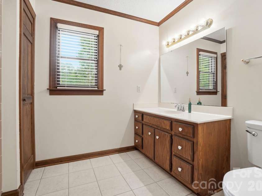 804 Mcgregor Drive, Concord, NC 28025.  MLS# CAR4389619, YatesRealty ID 28125. 