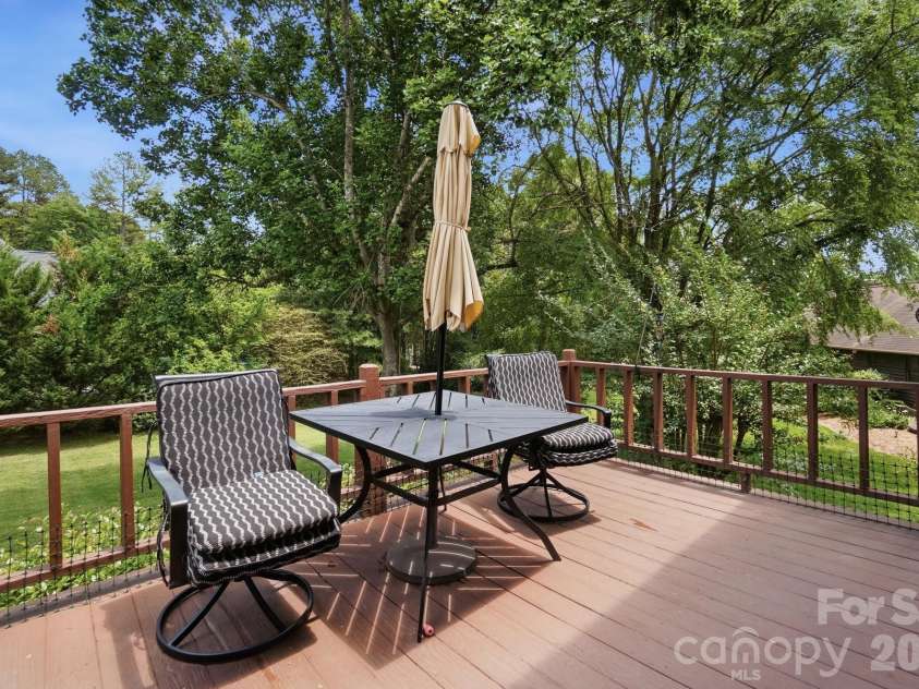 804 Mcgregor Drive, Concord, NC 28025.  MLS# CAR4389619, YatesRealty ID 28125. 