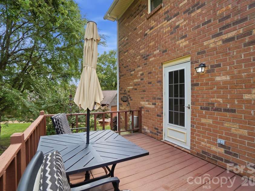 804 Mcgregor Drive, Concord, NC 28025.  MLS# CAR4389619, YatesRealty ID 28125. 