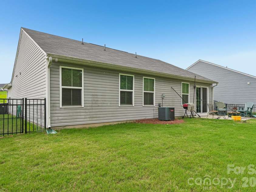 4511 Hunton Dale Road, Concord, NC 28027.  MLS# CAR4383051, YatesRealty ID 28126. 