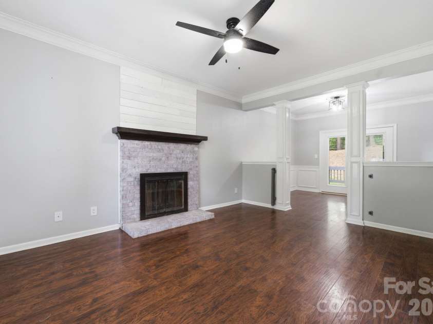127 Citation Drive, Mooresville, NC 28117.  MLS# CAR4389366, YatesRealty ID 28127. 