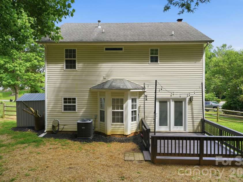 127 Citation Drive, Mooresville, NC 28117.  MLS# CAR4389366, YatesRealty ID 28127. 