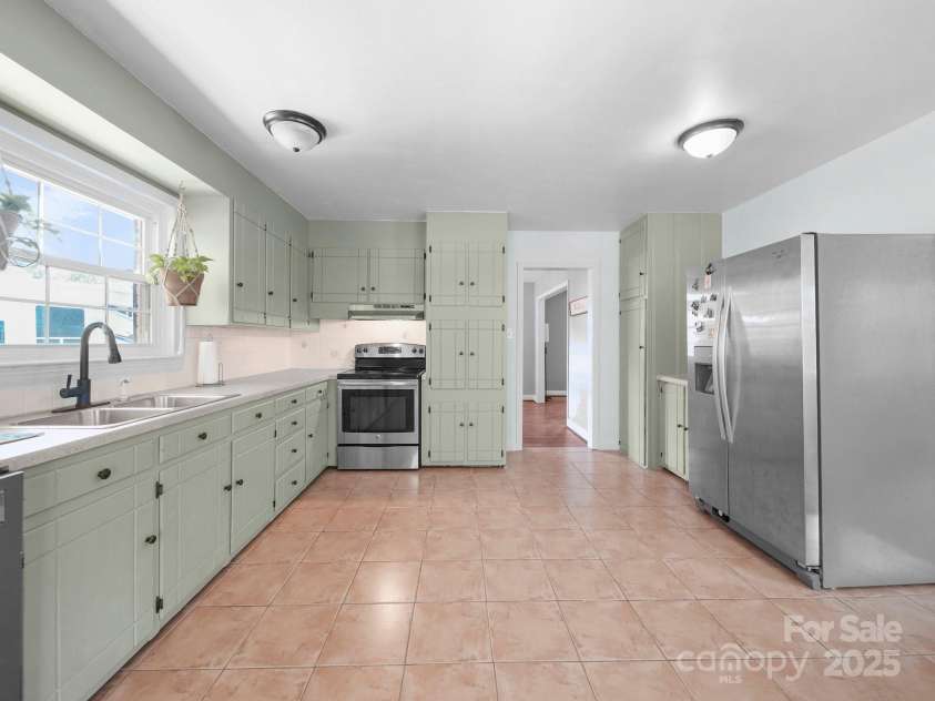 408 Old Post Road, Cherryville, NC 28021.  MLS# CAR4271156, YatesRealty ID 28127. 