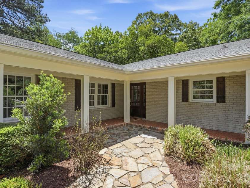 6014 Glenridge Road, Charlotte, NC 28211.  MLS# CAR4386522, YatesRealty ID 28128. 