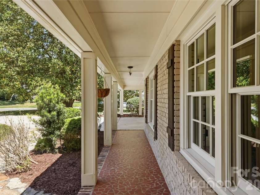 6014 Glenridge Road, Charlotte, NC 28211.  MLS# CAR4386522, YatesRealty ID 28128. 