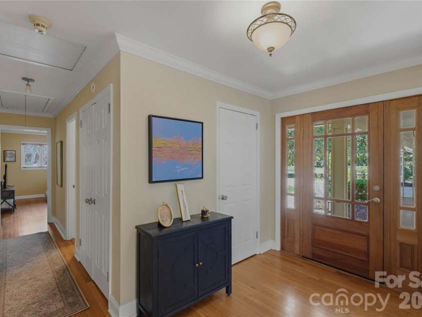 6014 Glenridge Road, Charlotte, NC 28211.  MLS# CAR4386522, YatesRealty ID 28128. 