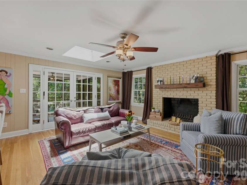 6014 Glenridge Road, Charlotte, NC 28211.  MLS# CAR4386522, YatesRealty ID 28128. 