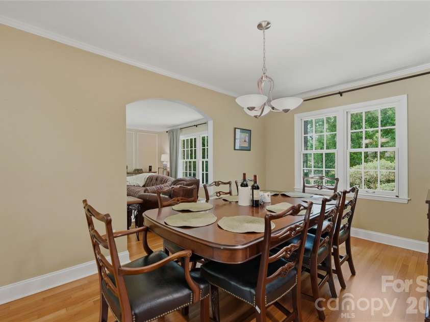 6014 Glenridge Road, Charlotte, NC 28211.  MLS# CAR4386522, YatesRealty ID 28128. 