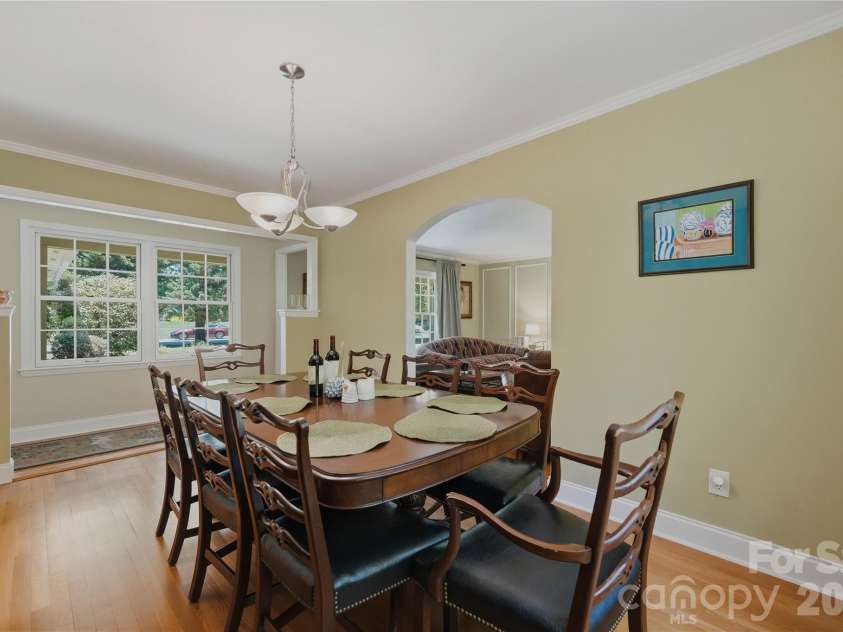 6014 Glenridge Road, Charlotte, NC 28211.  MLS# CAR4386522, YatesRealty ID 28128. 