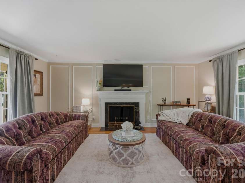 6014 Glenridge Road, Charlotte, NC 28211.  MLS# CAR4386522, YatesRealty ID 28128. 