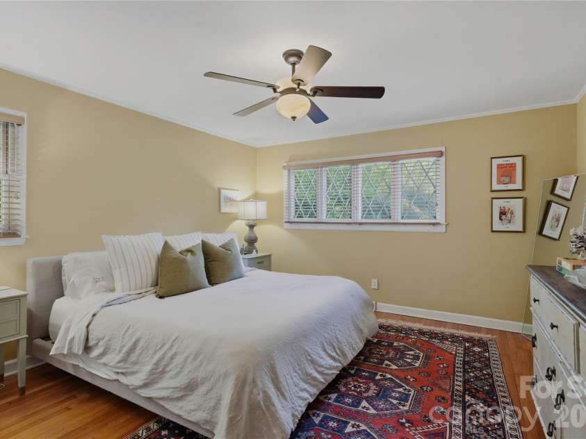 6014 Glenridge Road, Charlotte, NC 28211.  MLS# CAR4386522, YatesRealty ID 28128. 