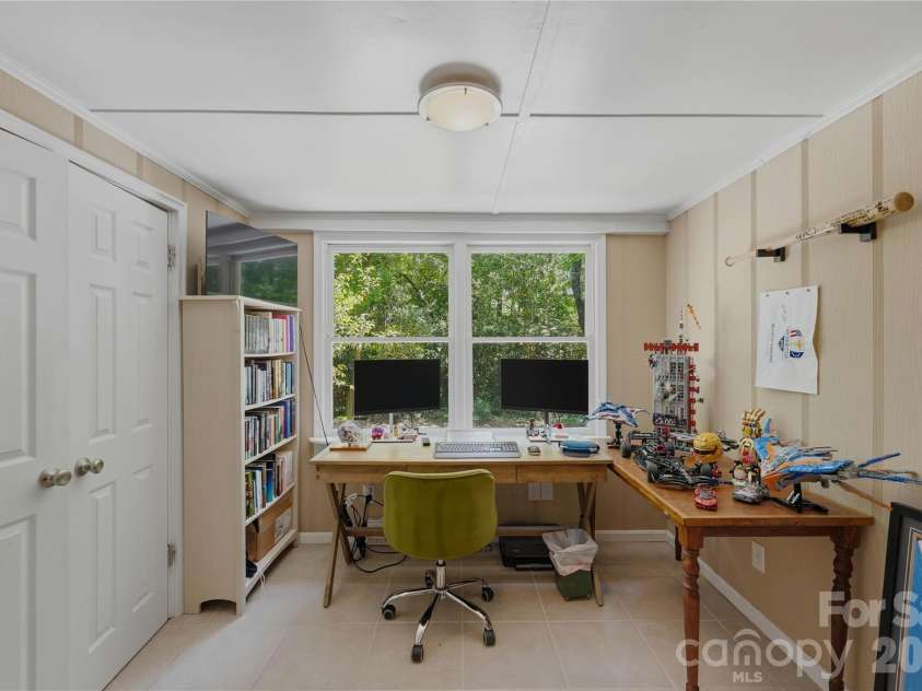 6014 Glenridge Road, Charlotte, NC 28211.  MLS# CAR4386522, YatesRealty ID 28128. 