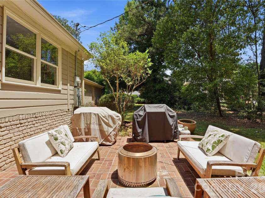 6014 Glenridge Road, Charlotte, NC 28211.  MLS# CAR4386522, YatesRealty ID 28128. 