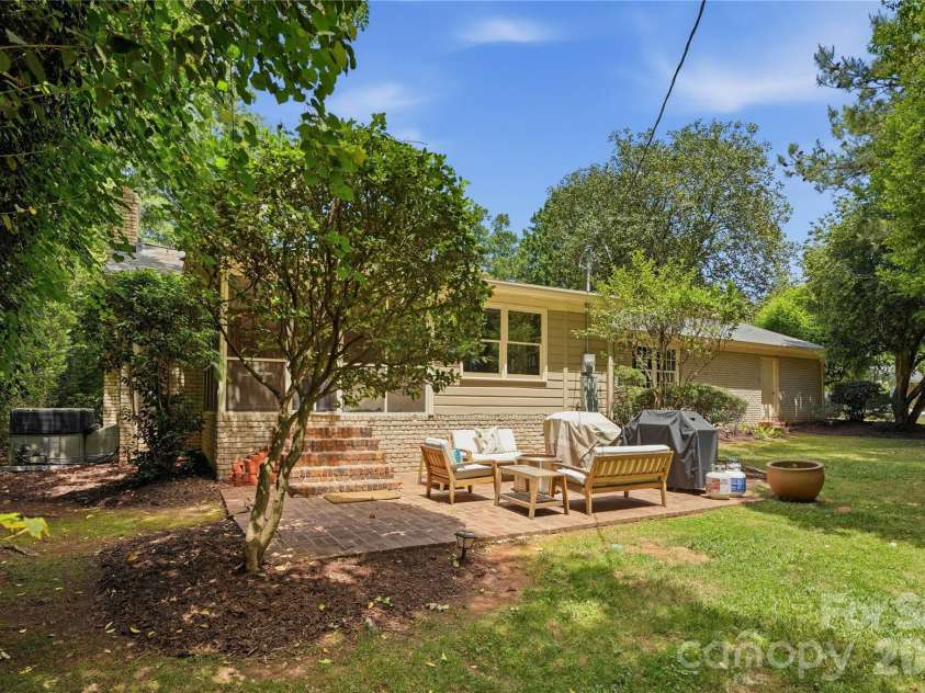 6014 Glenridge Road, Charlotte, NC 28211.  MLS# CAR4386522, YatesRealty ID 28128. 