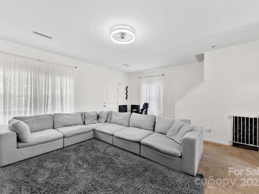 1101 Plaza Walk Drive, Charlotte, NC 28215.  MLS# CAR4271638, YatesRealty ID 28129. 