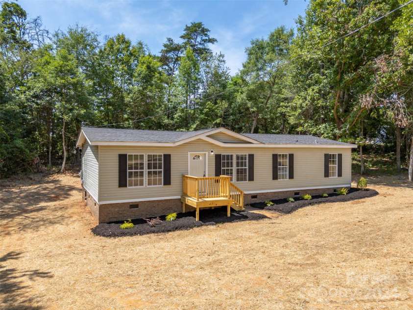 131 Deadman Road, Ellenboro, NC 28040.  MLS# CAR4155917, YatesRealty ID 2813. 