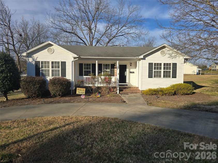 306 Roswell Street, Troy, NC 27371.  MLS# CAR4337186, YatesRealty ID 2813. 