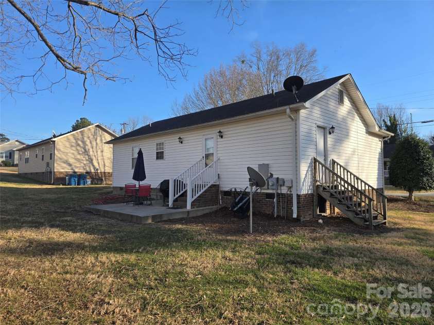 306 Roswell Street, Troy, NC 27371.  MLS# CAR4337186, YatesRealty ID 2813. 