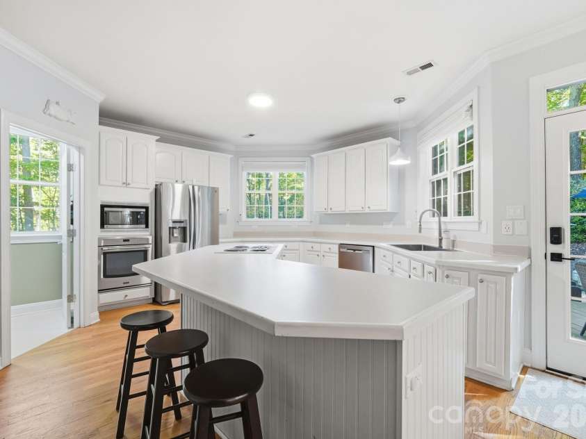 11915 Austin Court, Mint Hill, NC 28227.  MLS# CAR4381434, YatesRealty ID 28130. 