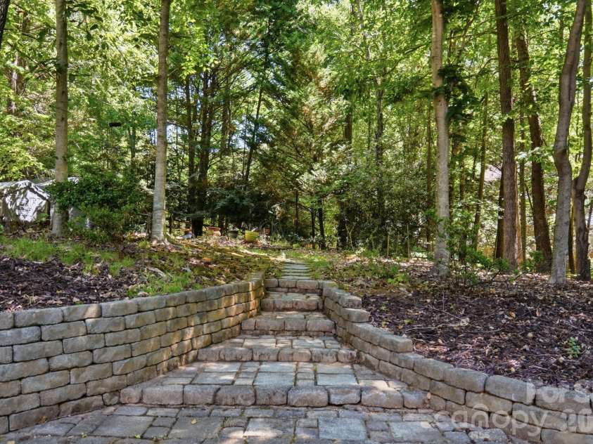 11915 Austin Court, Mint Hill, NC 28227.  MLS# CAR4381434, YatesRealty ID 28130. 