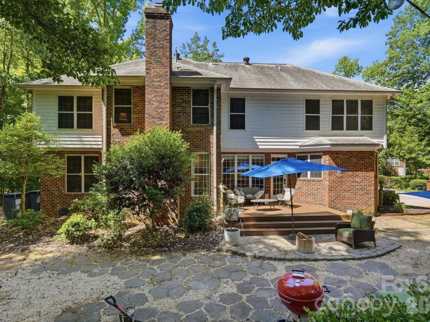 11915 Austin Court, Mint Hill, NC 28227.  MLS# CAR4381434, YatesRealty ID 28130. 