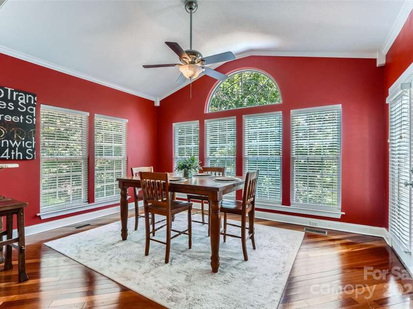 844 Clonmel Drive, Matthews, NC 28104.  MLS# CAR4275130, YatesRealty ID 28130. 
