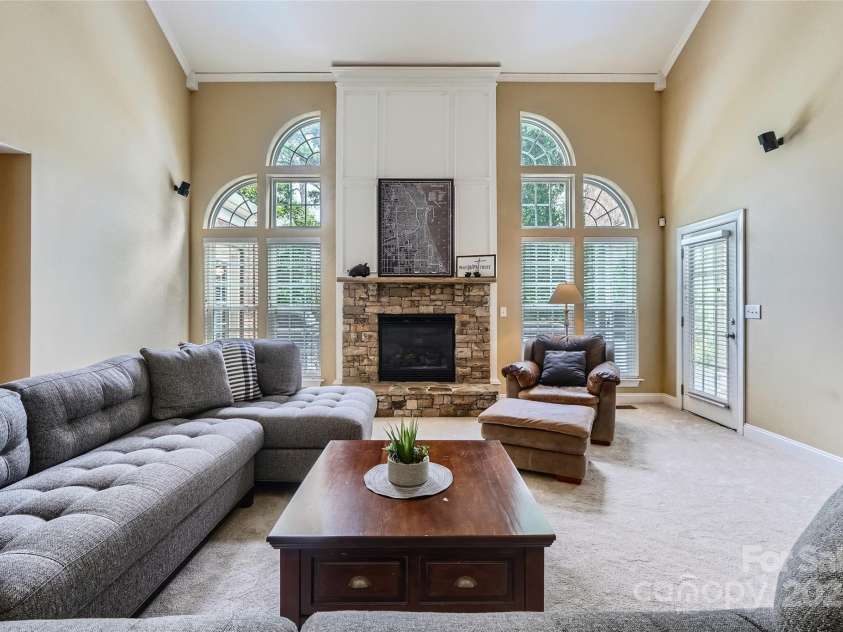 844 Clonmel Drive, Matthews, NC 28104.  MLS# CAR4275130, YatesRealty ID 28130. 