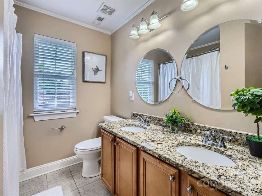 844 Clonmel Drive, Matthews, NC 28104.  MLS# CAR4275130, YatesRealty ID 28130. 