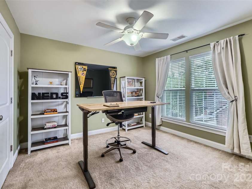 844 Clonmel Drive, Matthews, NC 28104.  MLS# CAR4275130, YatesRealty ID 28130. 