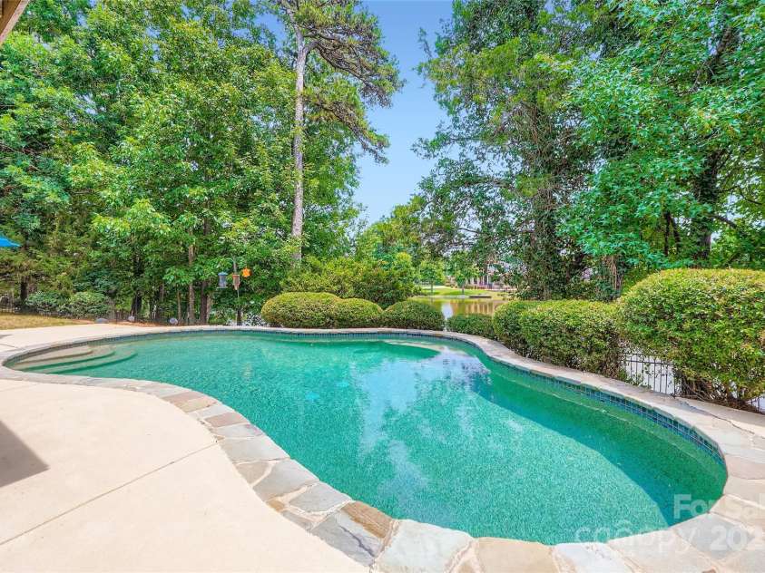 844 Clonmel Drive, Matthews, NC 28104.  MLS# CAR4275130, YatesRealty ID 28130. 
