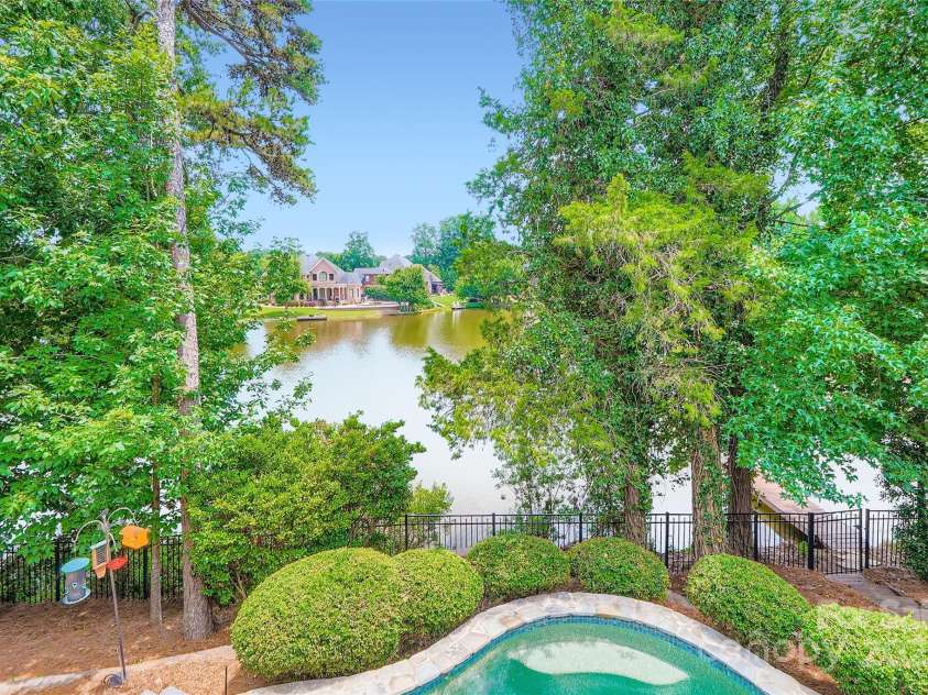 844 Clonmel Drive, Matthews, NC 28104.  MLS# CAR4275130, YatesRealty ID 28130. 
